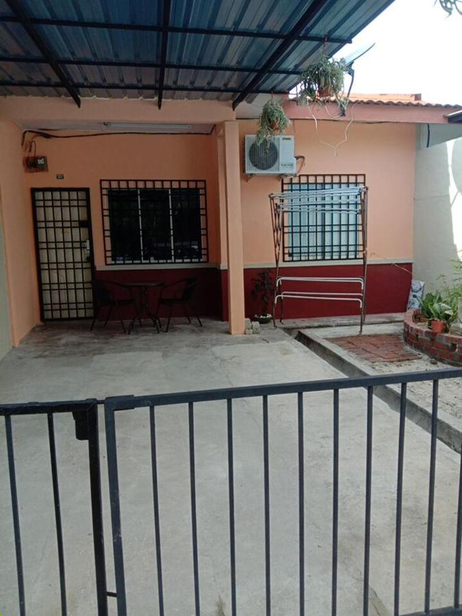 Homestay Tok Abah Seri Iskandar Exterior photo