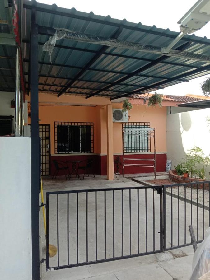 Homestay Tok Abah Seri Iskandar Exterior photo
