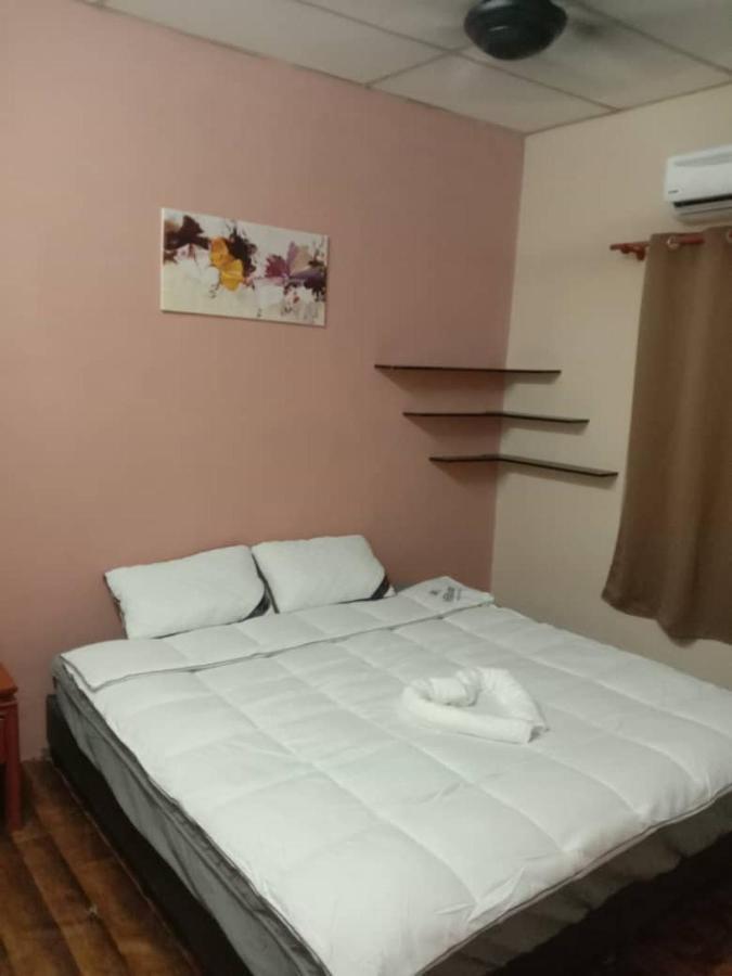 Homestay Tok Abah Seri Iskandar Exterior photo